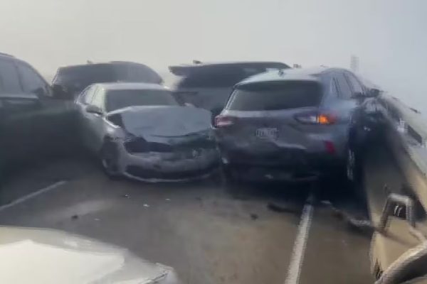 40+ Vehicles Involved in Six Crashes on Causeway Bridge Amid Dense Fog; 33 People Hospitalized