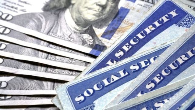 Social Security Changes: Why a $1,300 Monthly Cut Is Coming for Millions