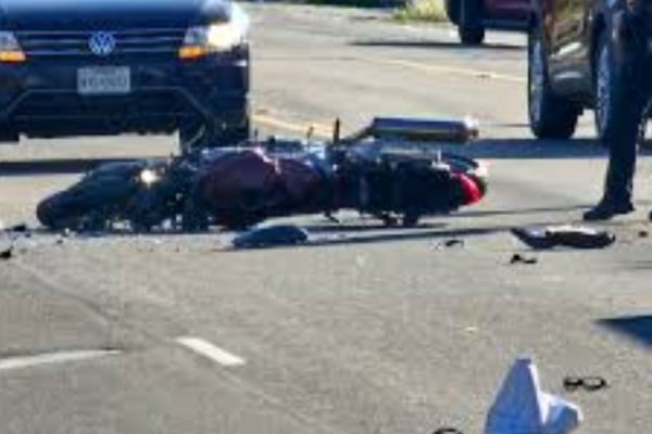 Three Injured in Corpus Christi Accident Between Suburban and Motorcycle, Roads Closed for Investigation