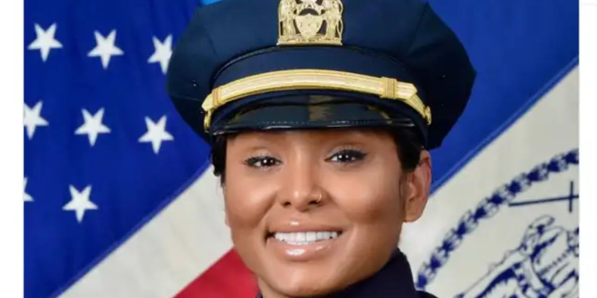 Top NYPD Officer Faces Charges for Shoplifting $15 of Cough Syrup and Drops (1)