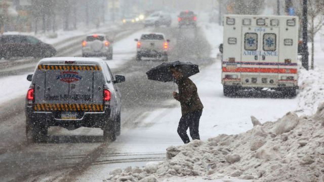 Snowstorm Sweeps Across Six States: Winter Storm Warning Issued with 20-Inch Forecast