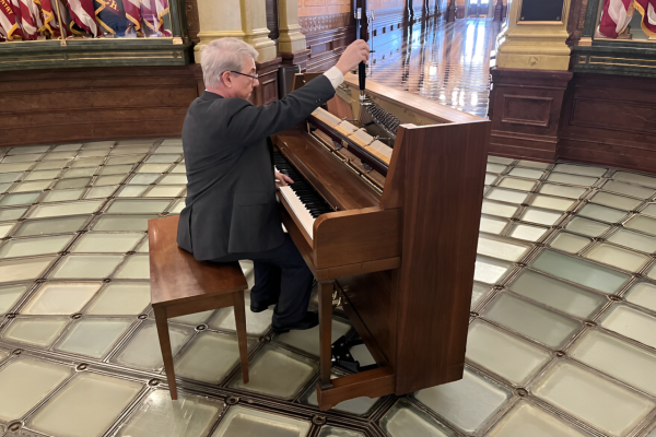 Michigan-Made Everett Piano Arrives at State Capitol, Replacing Outdated Ohio Instrument!