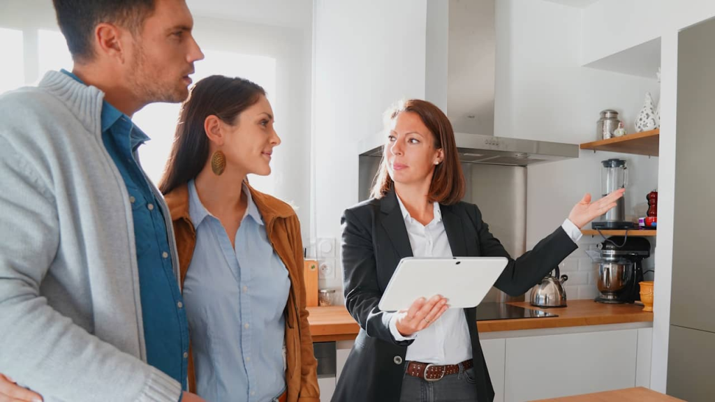 3 Things You Should NEVER Say to a US Real Estate Agent—And What to Say Instead