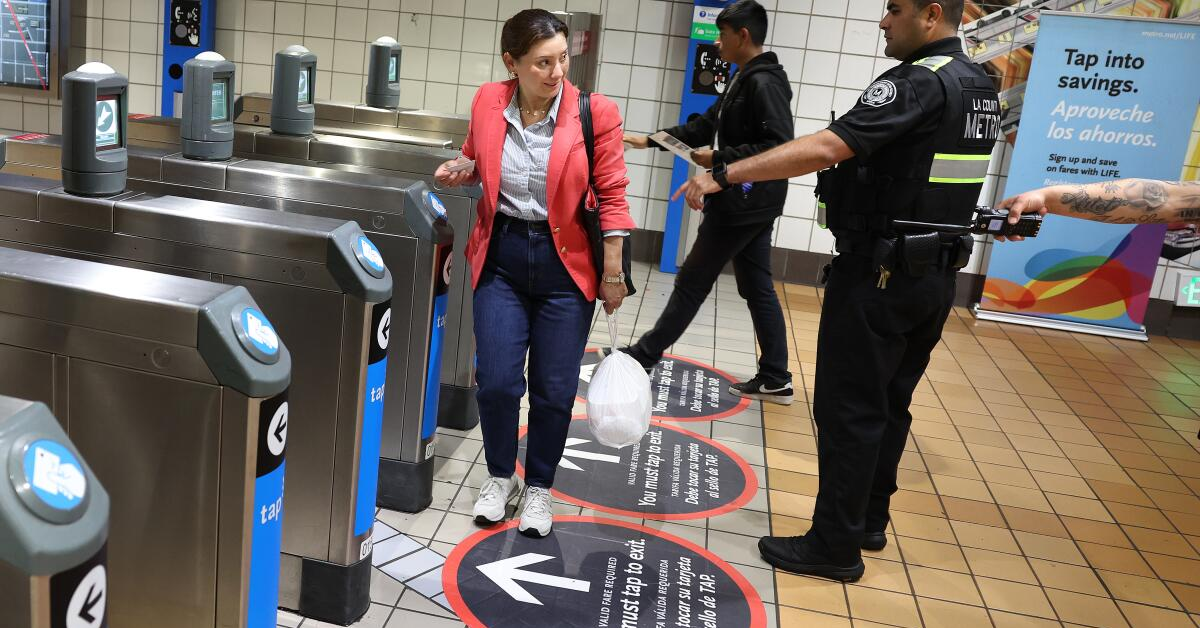 Spike in Crime at Union and North Hollywood Metro Stations Following Tap-to-Exit Pause, Report Reveals