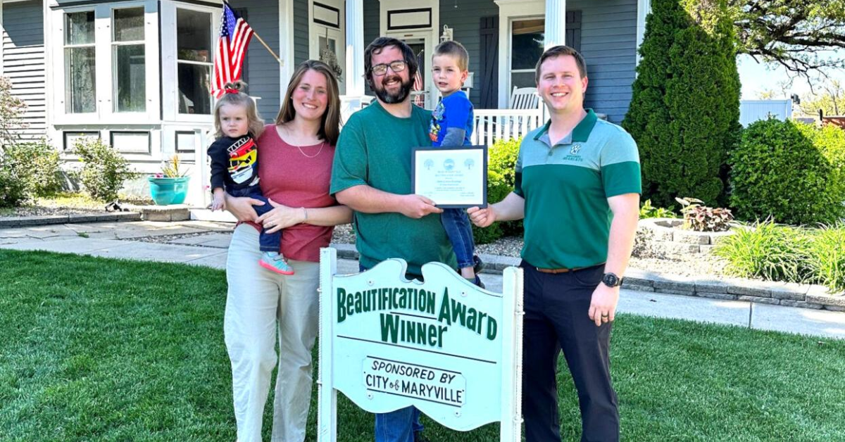 Maryville Mayor Merrill Celebrates Community Spirit with September Beautification Award